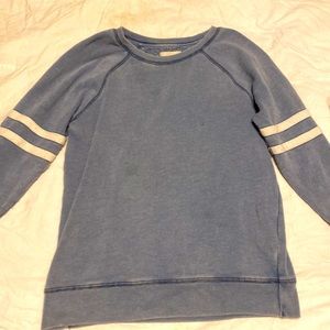 AmericanEagle sweatshirt,needs a fabric shaver and will be in great condition!